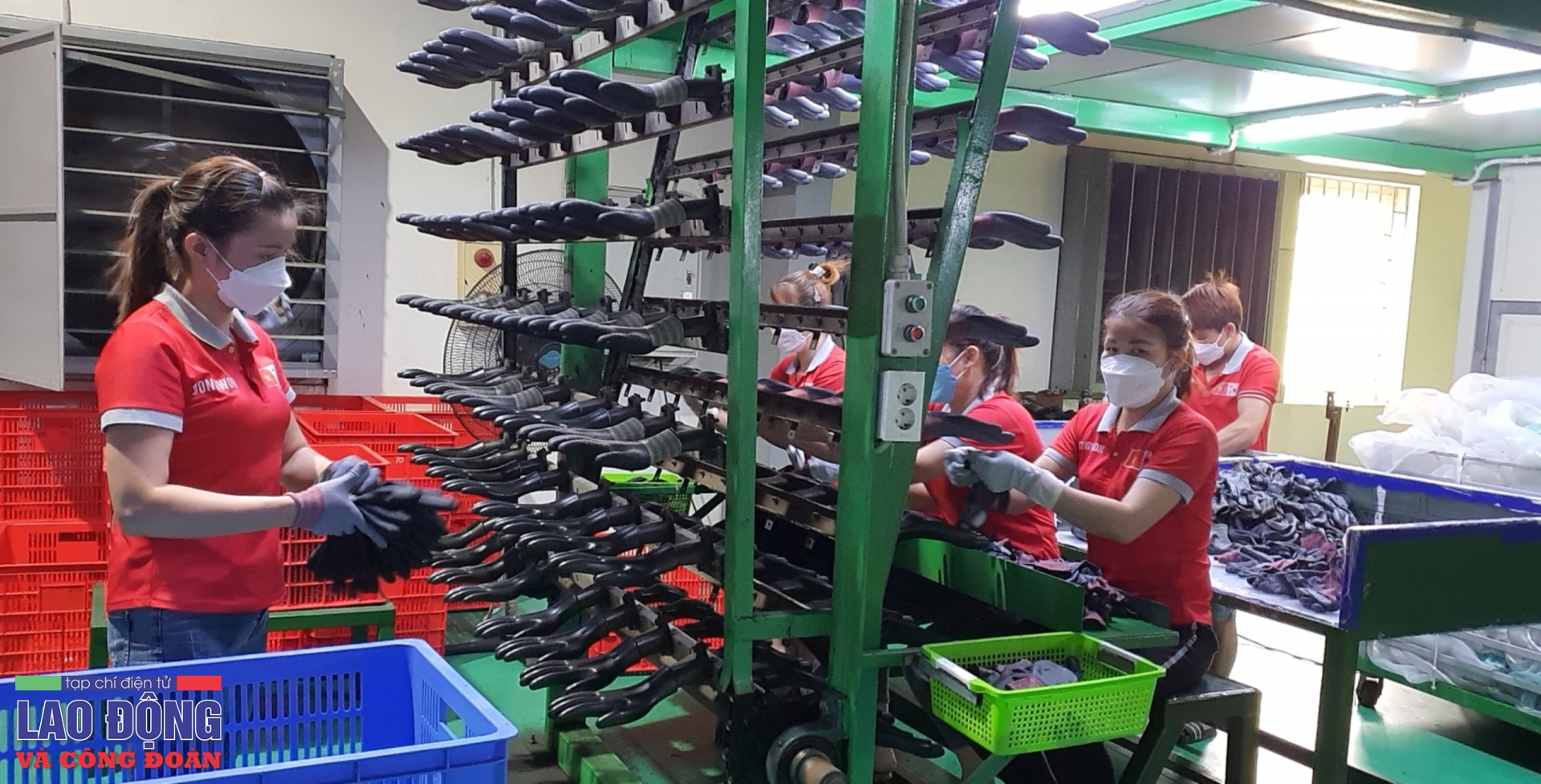 Phú Thọ: Được tăng lương, công nhân đi làm cuối tuần để bù 2 ngày ngừng việc Phú Thọ: Được tăng lương, công nhân đi làm cuối tuần để bù 2 ngày ngừng việc