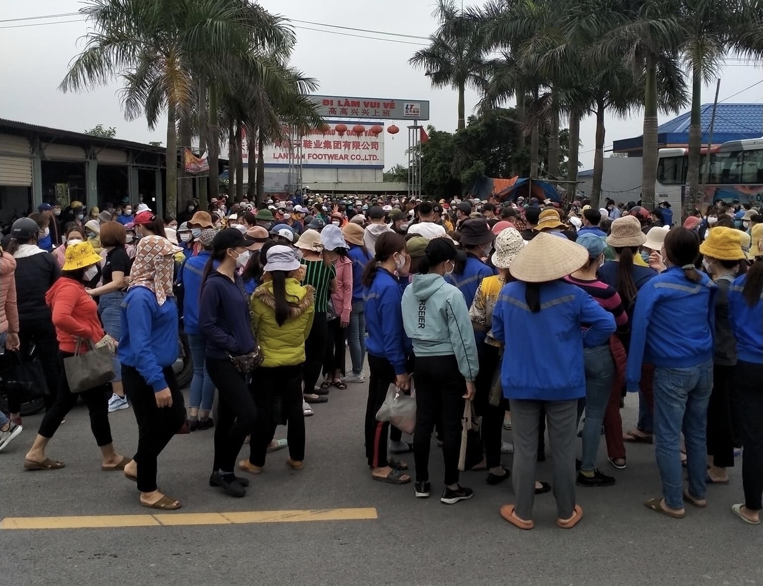 Hải Phòng: Công nhân Công ty Oanh Vân đã đi làm trở lại Hải Phòng: Công nhân Công ty Oanh Vân đã đi làm trở lại