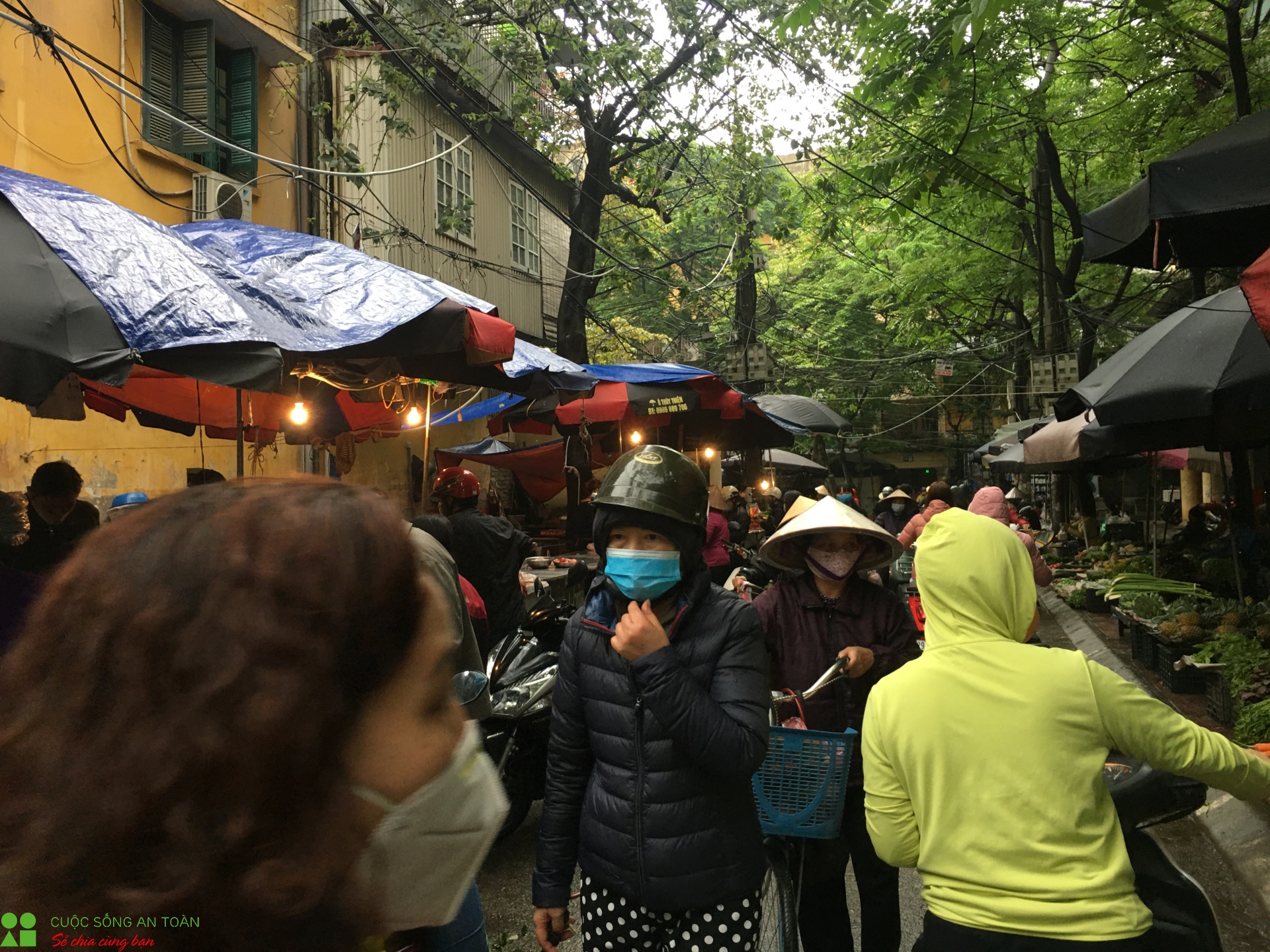 ha noi lo la viec gian cach xa hoi cho dan sinh van nhon nhip ngay ram