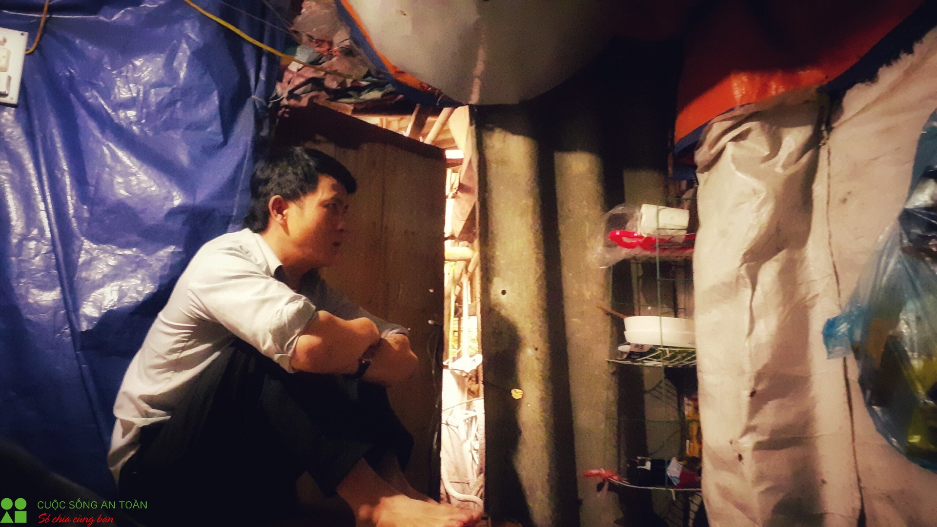 Covid-19 đã khiến một người đàn ông trở thành 'cửu vạn' bất đắc dĩ covid 19 da khien mot nguoi dan ong tro thanh cuu van bat dac di