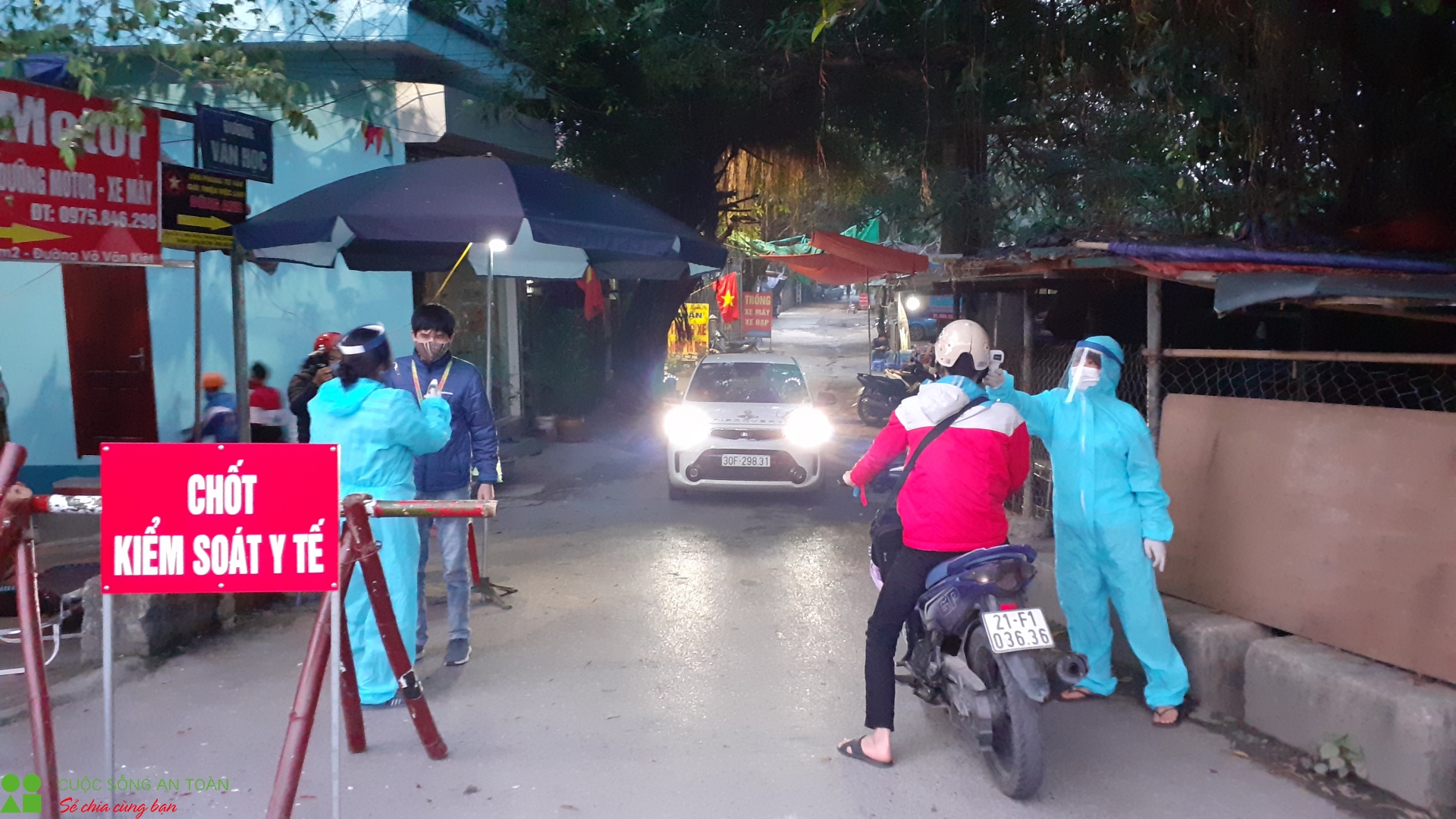 Covid-19 và những người phụ nữ "ăn cơm nhà vác tù và hàng tổng"