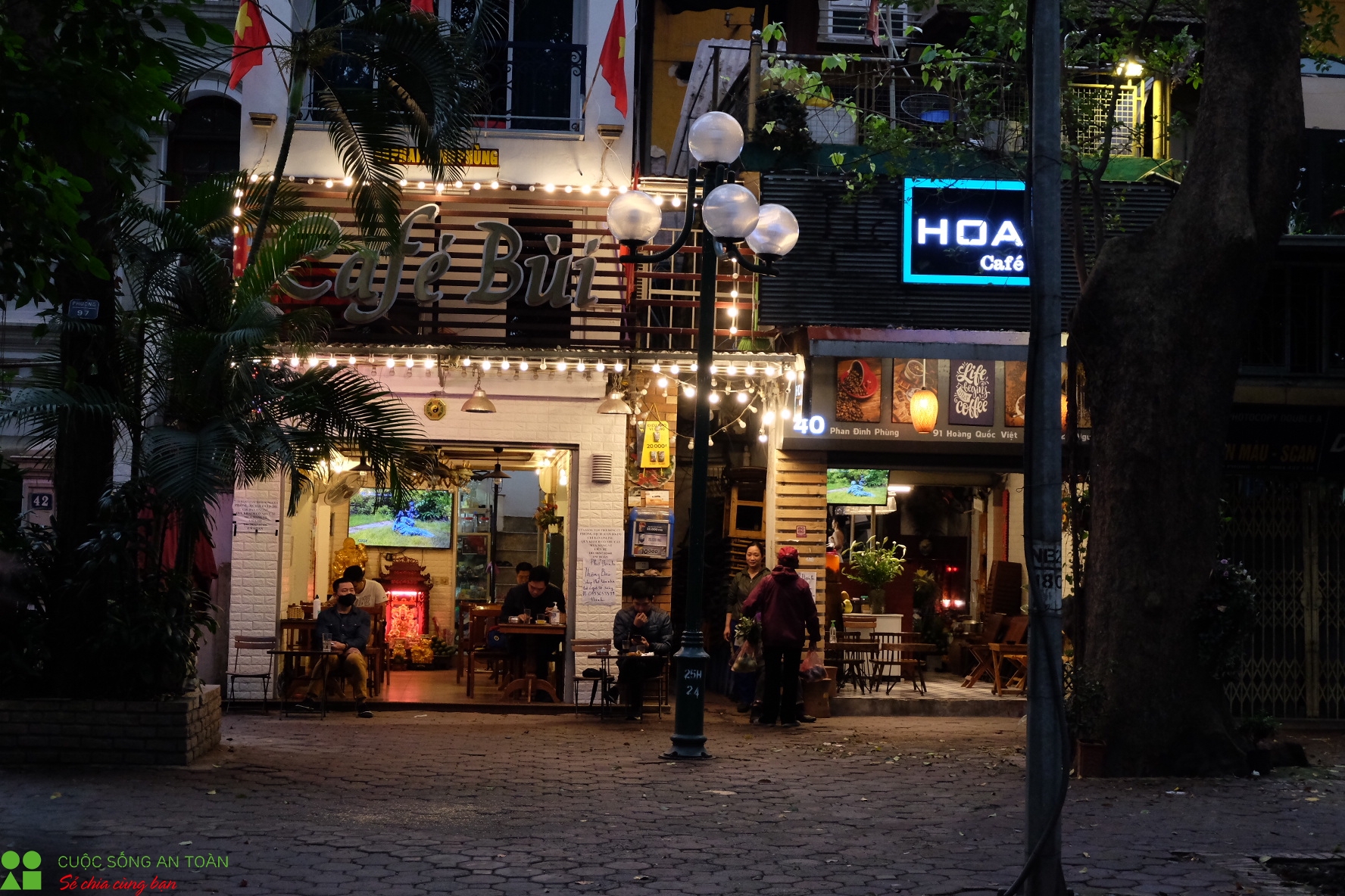 Hà Nội trở lại nhịp điệu vốn có trong ngày đầu nới lỏng giãn cách xã hội ha noi tro lai nhip dieu von co trong ngay dau noi long gian cach xa hoi