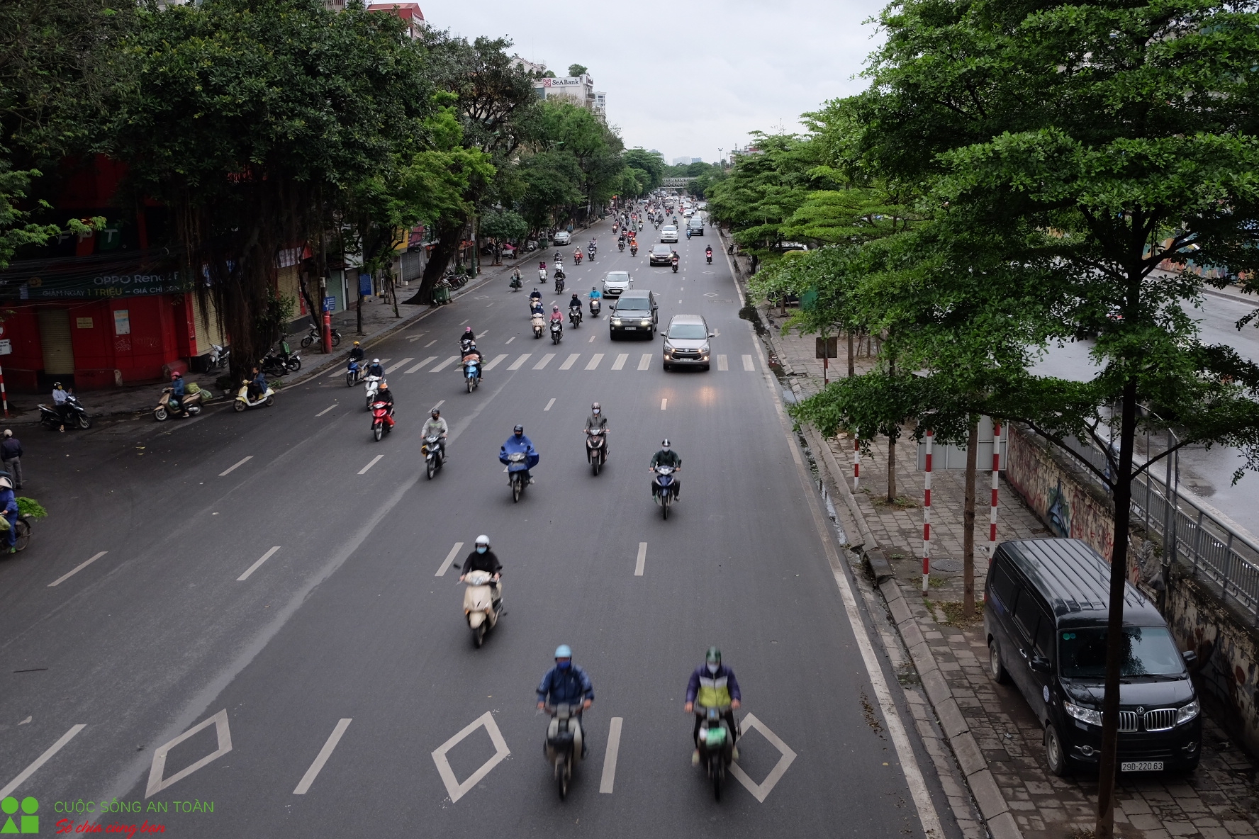 Hà Nội trở lại nhịp điệu vốn có trong ngày đầu nới lỏng giãn cách xã hội ha noi tro lai nhip dieu von co trong ngay dau noi long gian cach xa hoi
