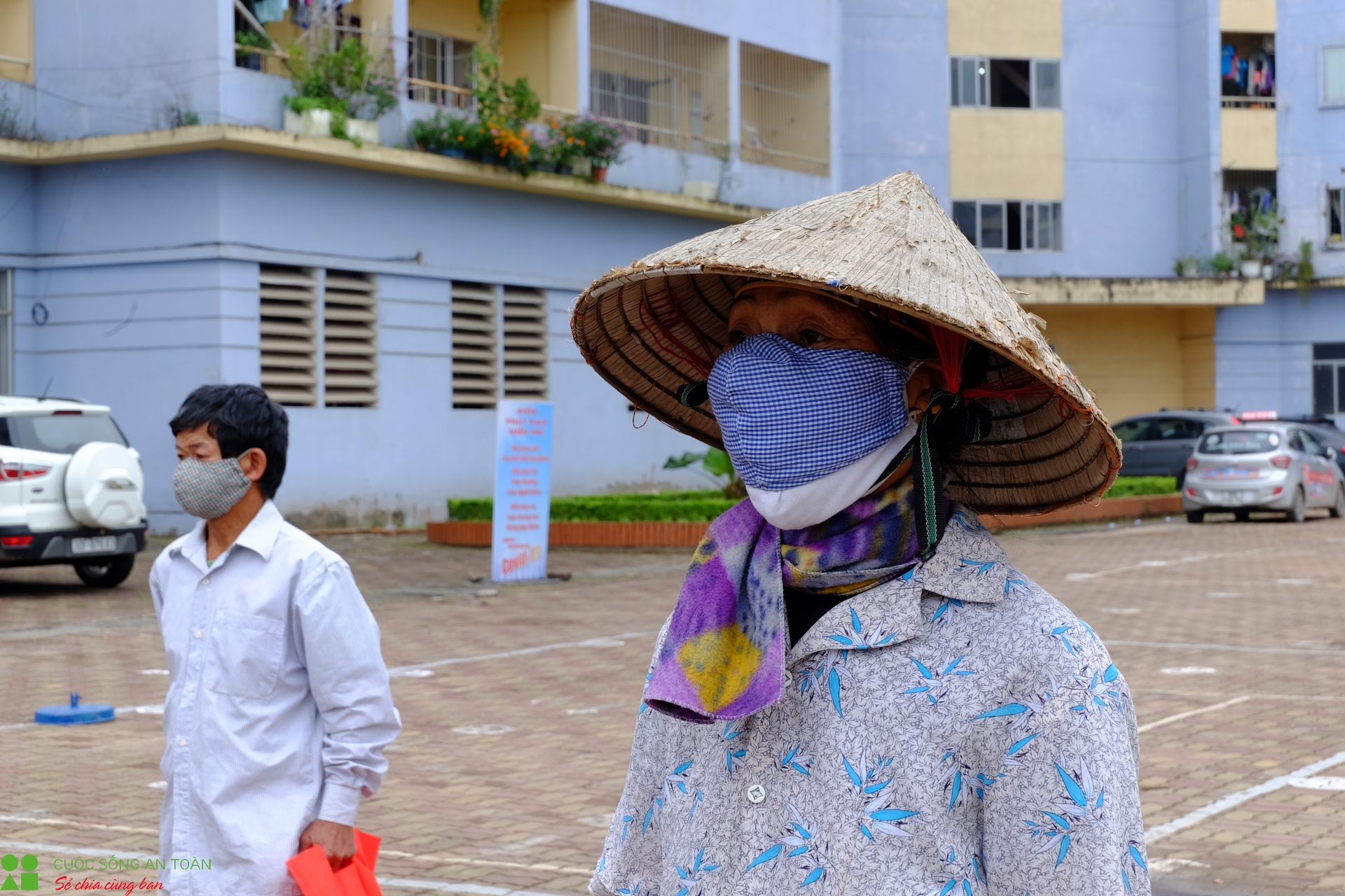 nhung tui gao goi ca su yeu thuong tai khu nha o cong nhan kim chung