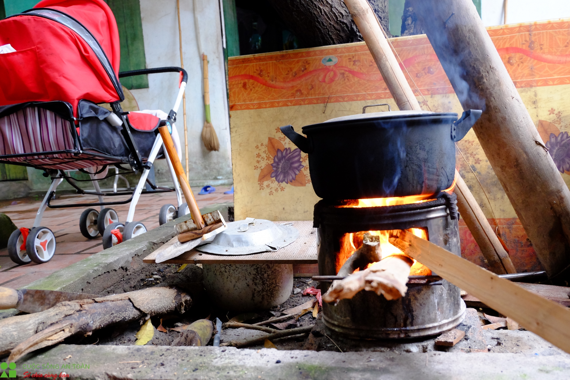 Xóm trọ công nhân KCN Bắc Thăng Long sau ngày nới lỏng cách ly xã hội xom tro cong nhan kcn bac thang long sau ngay noi long cach ly xa hoi