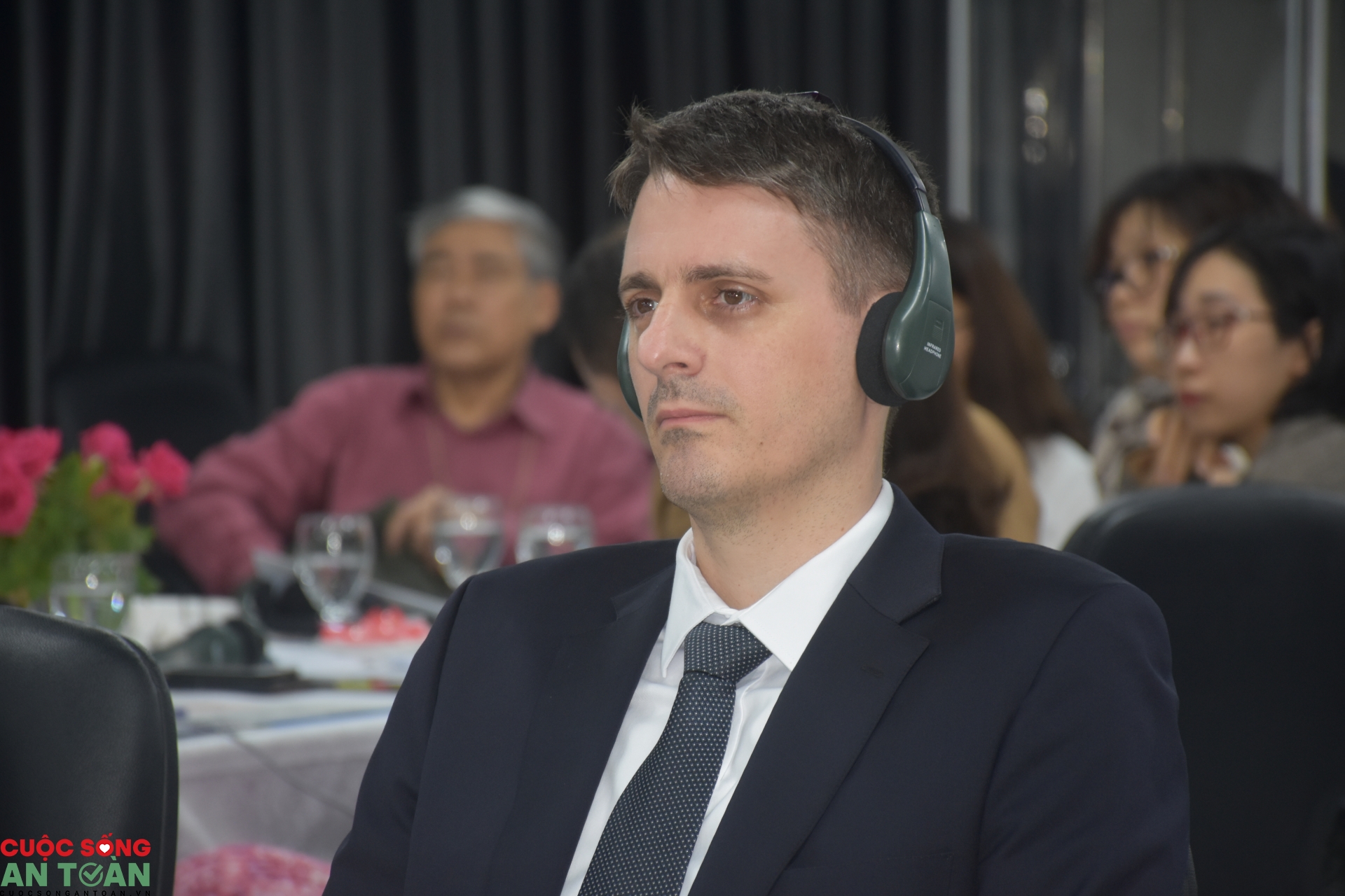 Tăng cường liên kết giữa Công đoàn Việt Nam với hội nghề nghiệp và hội KHKT Tăng cường liên kết giữa Công đoàn Việt Nam với hội nghề nghiệp và hội KHKT