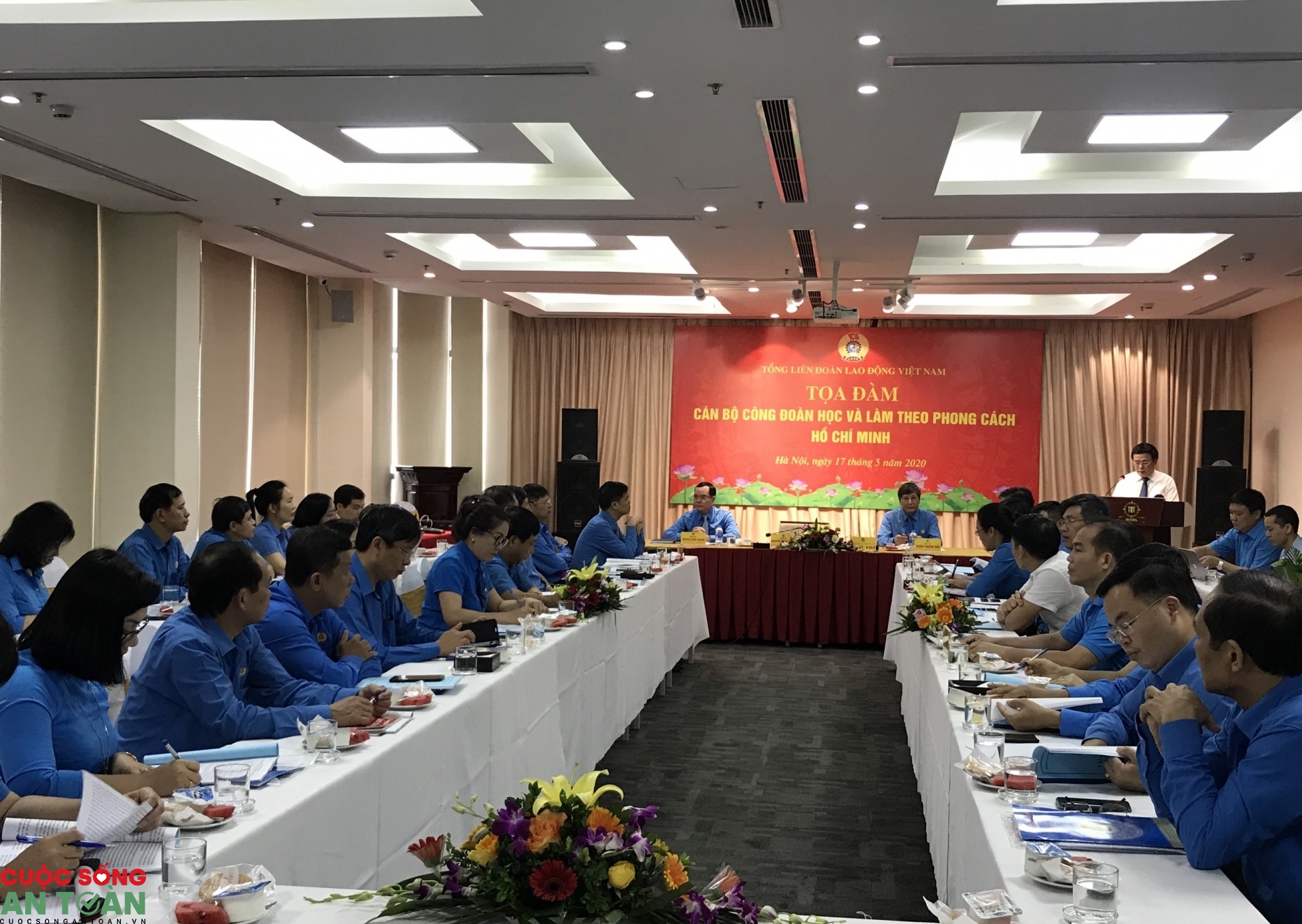 Trên 5,8 triệu lượt đoàn viên học tập tư tưởng, đạo đức, phong cách Hồ Chí Minh Trên 5,8 triệu lượt đoàn viên học tập tư tưởng, đạo đức, phong cách Hồ Chí Minh