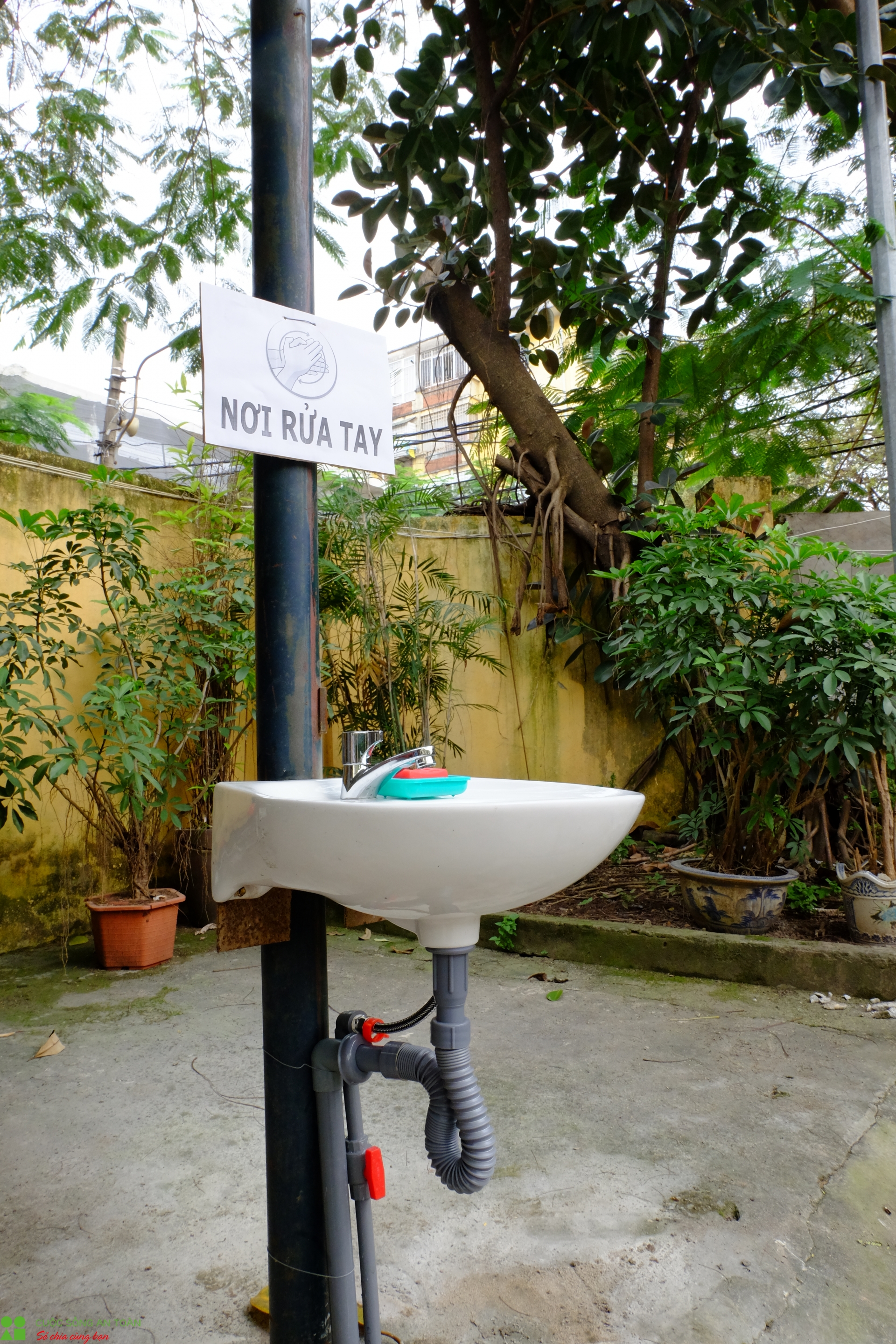 Trước ngày học sinh đi học trở lại: "An toàn cho các con là ưu tiên số 1" truoc ngay hoc sinh di hoc tro lai an toan cho cac con la uu tien so 1