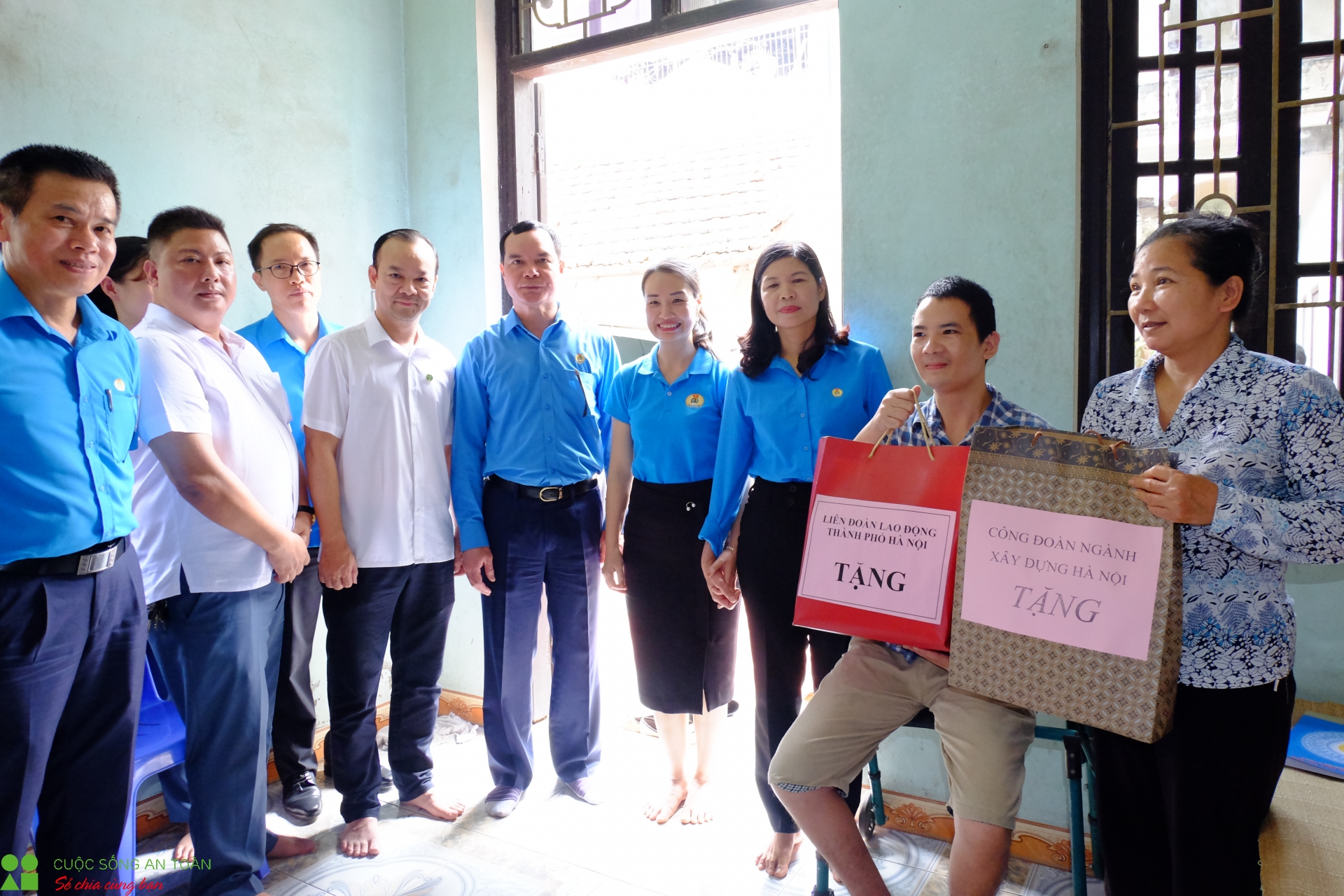 lanh dao tong lien doan lao dong viet nam tham cong nhan bi tai nan lao dong