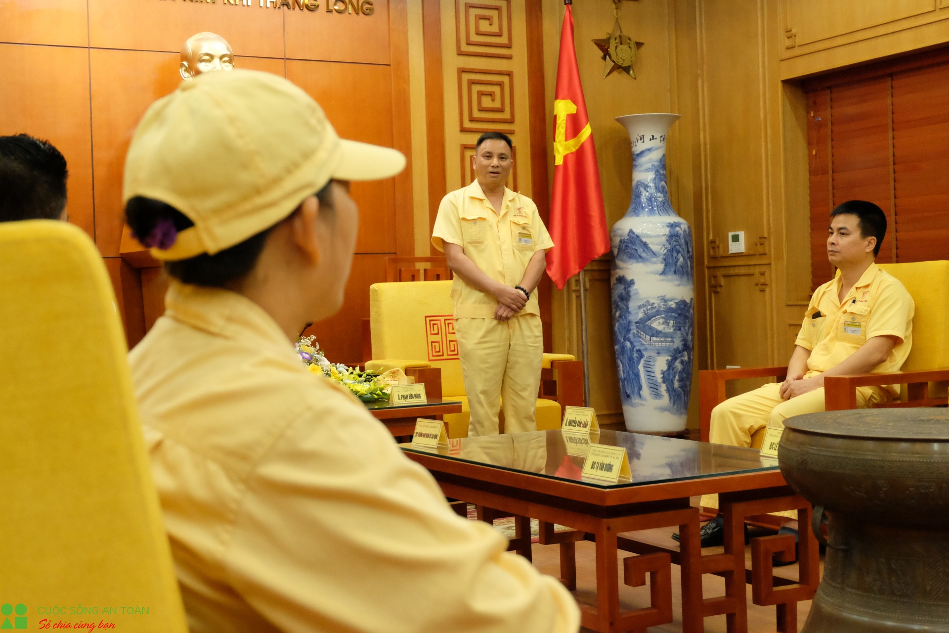 tang qua cong nhan bi tai nan lao dong chung toi cam thay am long