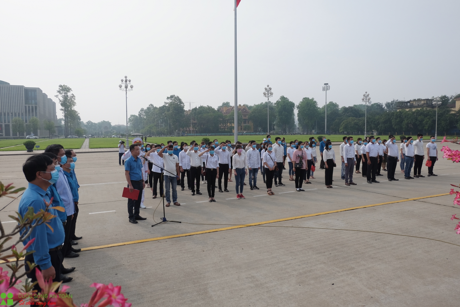 Liên đoàn Lao động tỉnh Hà Nam báo công dâng Bác giữa quảng trường Ba Đình lịch sử lien doan lao dong tinh ha nam bao cong dang bac giua quang truong ba dinh lich su