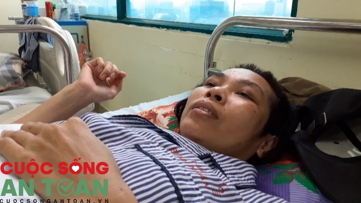 Gia đình nữ đồng nát liệt hai chân đã nhận tiền bồi thường Gia đình nữ đồng nát liệt hai chân đã nhận tiền bồi thường