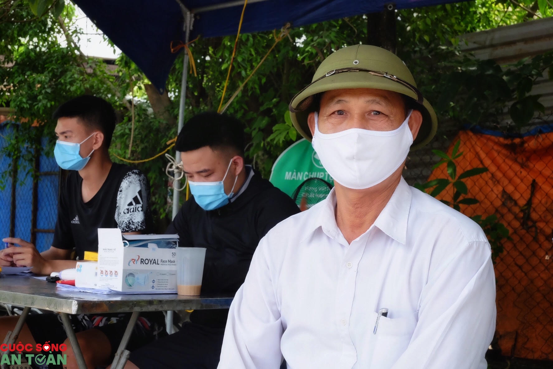 Cuộc sống của những công nhân trong vùng dịch Cuộc sống của những công nhân trong vùng dịch