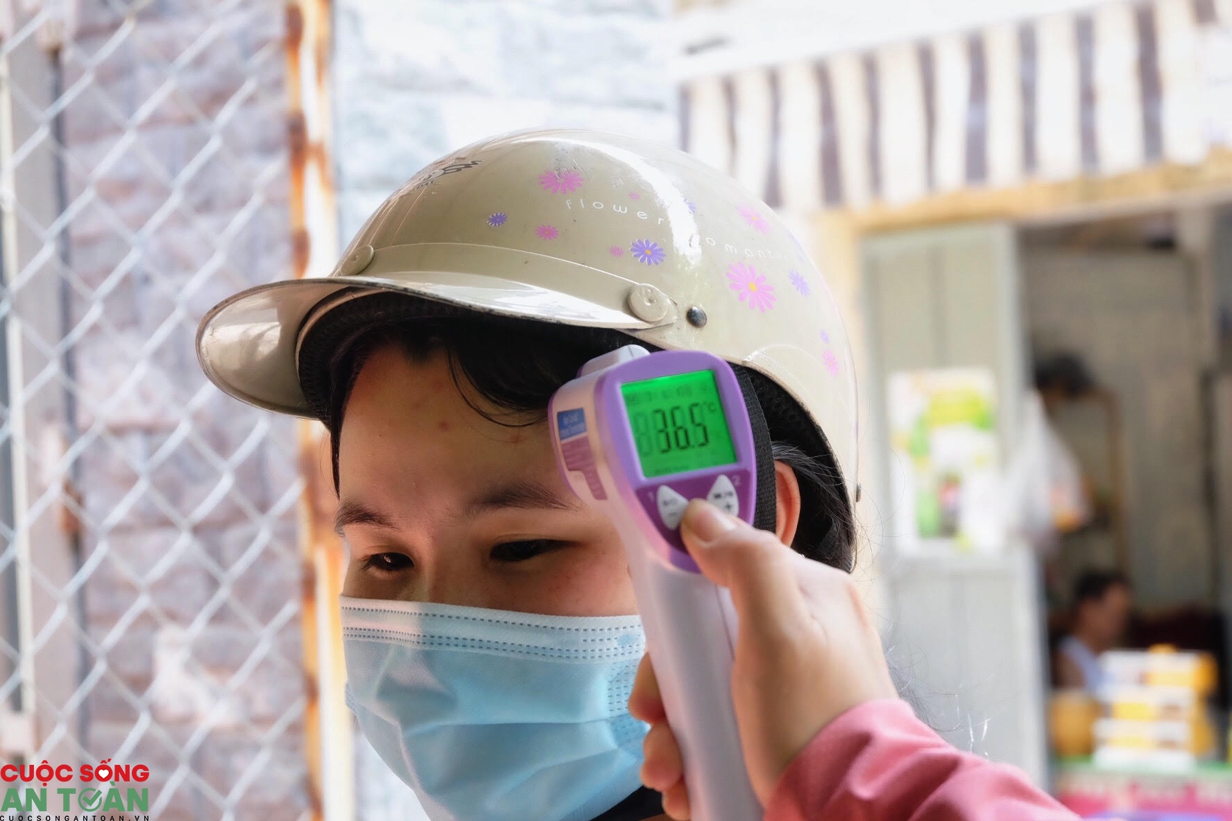 Cuộc sống của những công nhân trong vùng dịch Cuộc sống của những công nhân trong vùng dịch