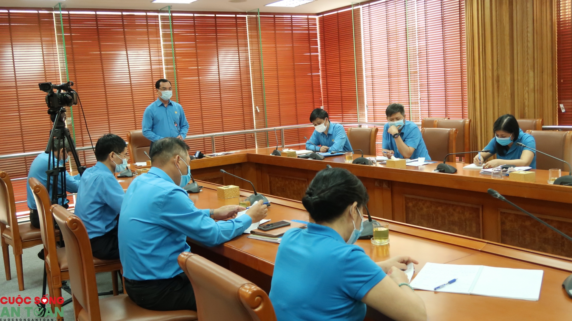 Hỗ trợ 3 triệu đồng cho công nhân lao động là F0 Hỗ trợ 3 triệu đồng cho công nhân lao động là F0