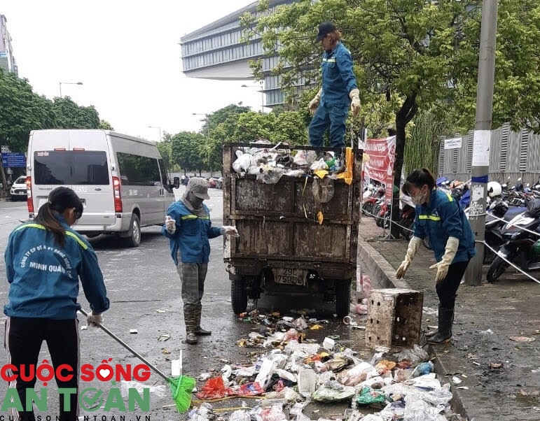 Thêm 46 công nhân vệ sinh môi trường tố bị công ty nợ lương