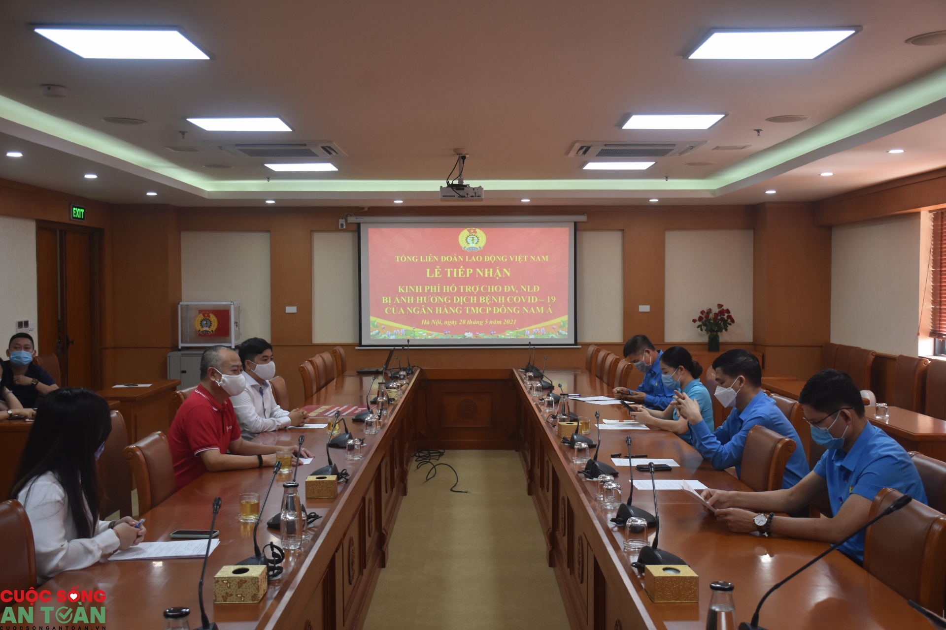 Seabank hỗ trợ 600 triệu cho công nhân lao động khó khăn do Covid-19