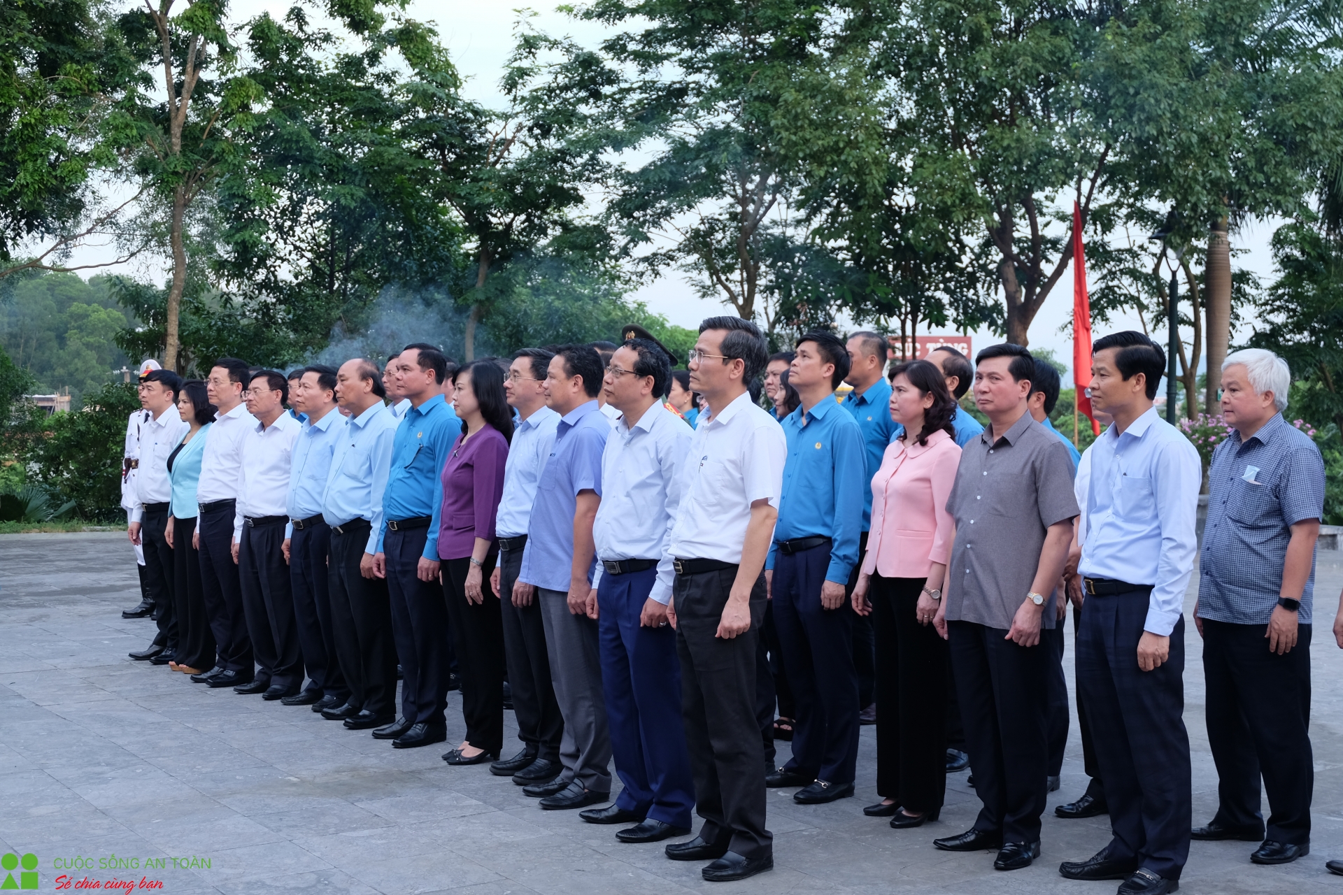 toan canh buoi gap go cua thu tuong nguyen xuan phuc voi cong nhan tai tinh bac ninh