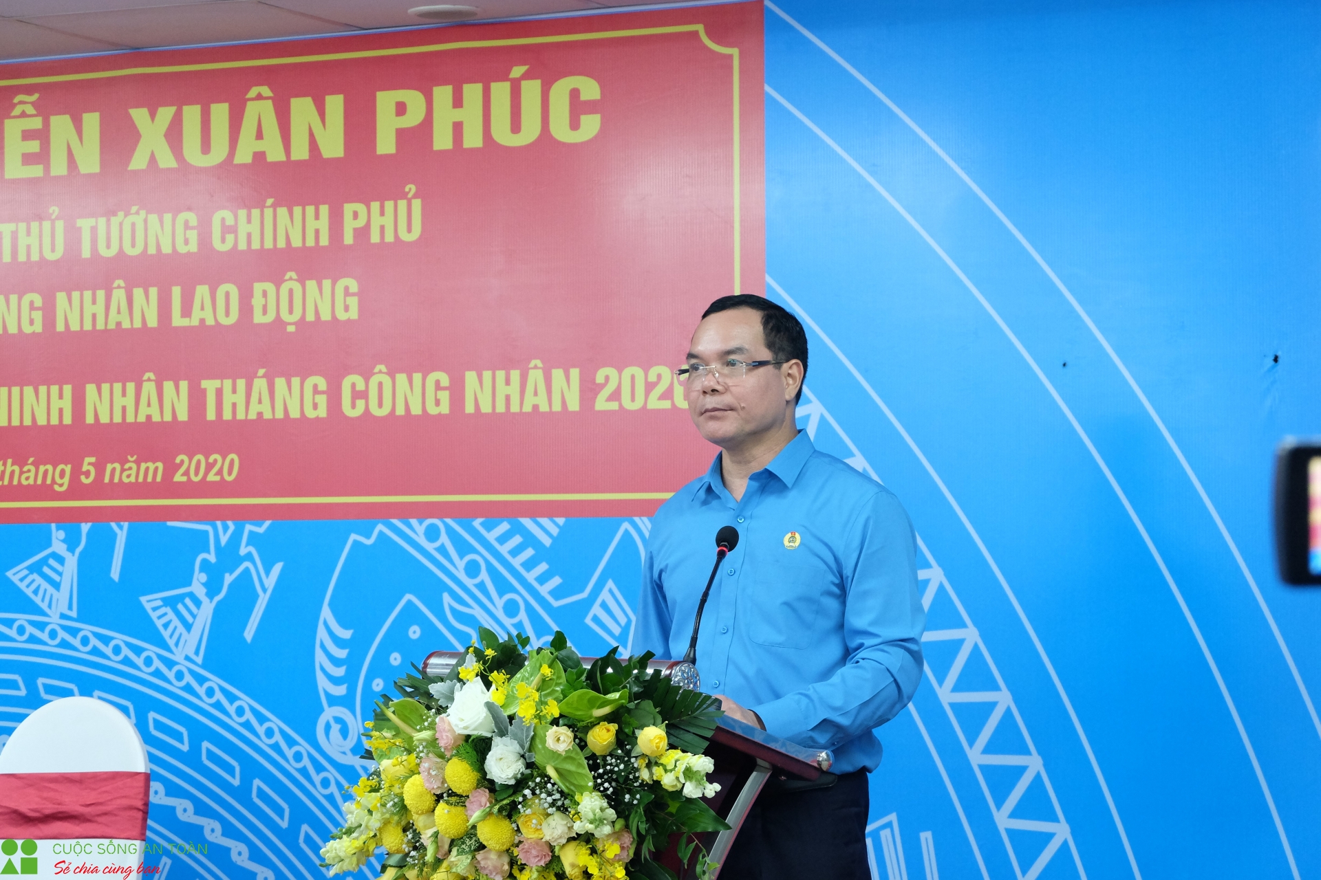 toan canh buoi gap go cua thu tuong nguyen xuan phuc voi cong nhan tai tinh bac ninh