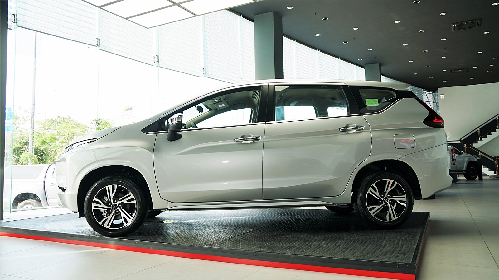 Cận cảnh Mitsubishi Xpander 2020: Nhiều trang bị mới, giá tăng nhẹ can canh mitsubishi xpander 2020 nhieu trang bi moi gia tang nhe