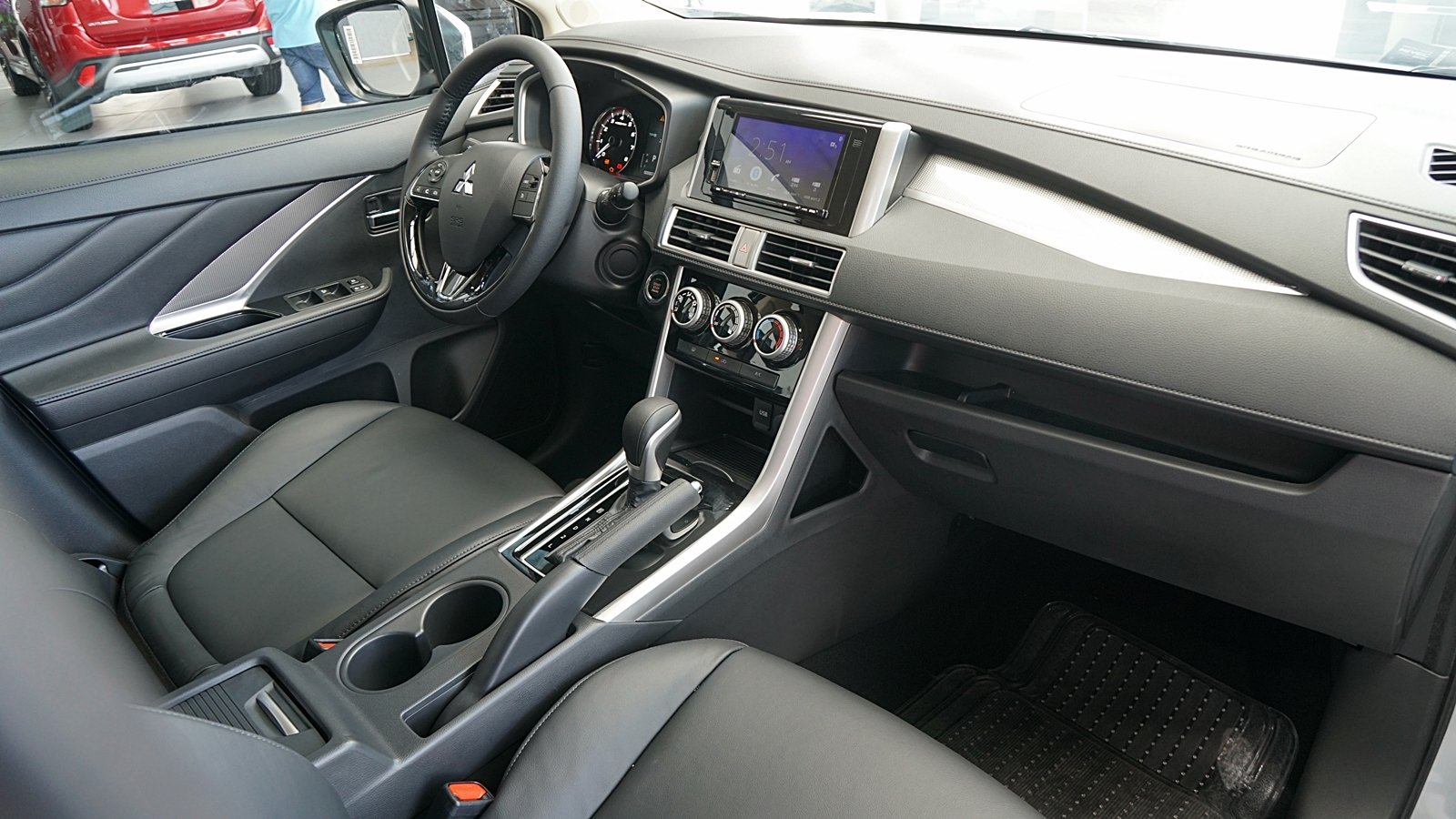 Cận cảnh Mitsubishi Xpander 2020: Nhiều trang bị mới, giá tăng nhẹ can canh mitsubishi xpander 2020 nhieu trang bi moi gia tang nhe