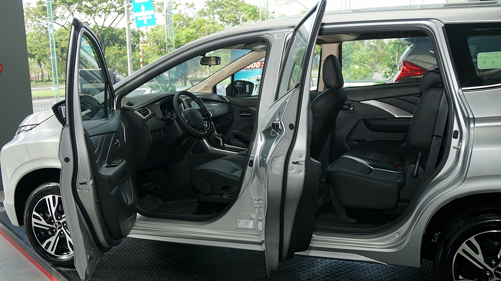 Cận cảnh Mitsubishi Xpander 2020: Nhiều trang bị mới, giá tăng nhẹ can canh mitsubishi xpander 2020 nhieu trang bi moi gia tang nhe