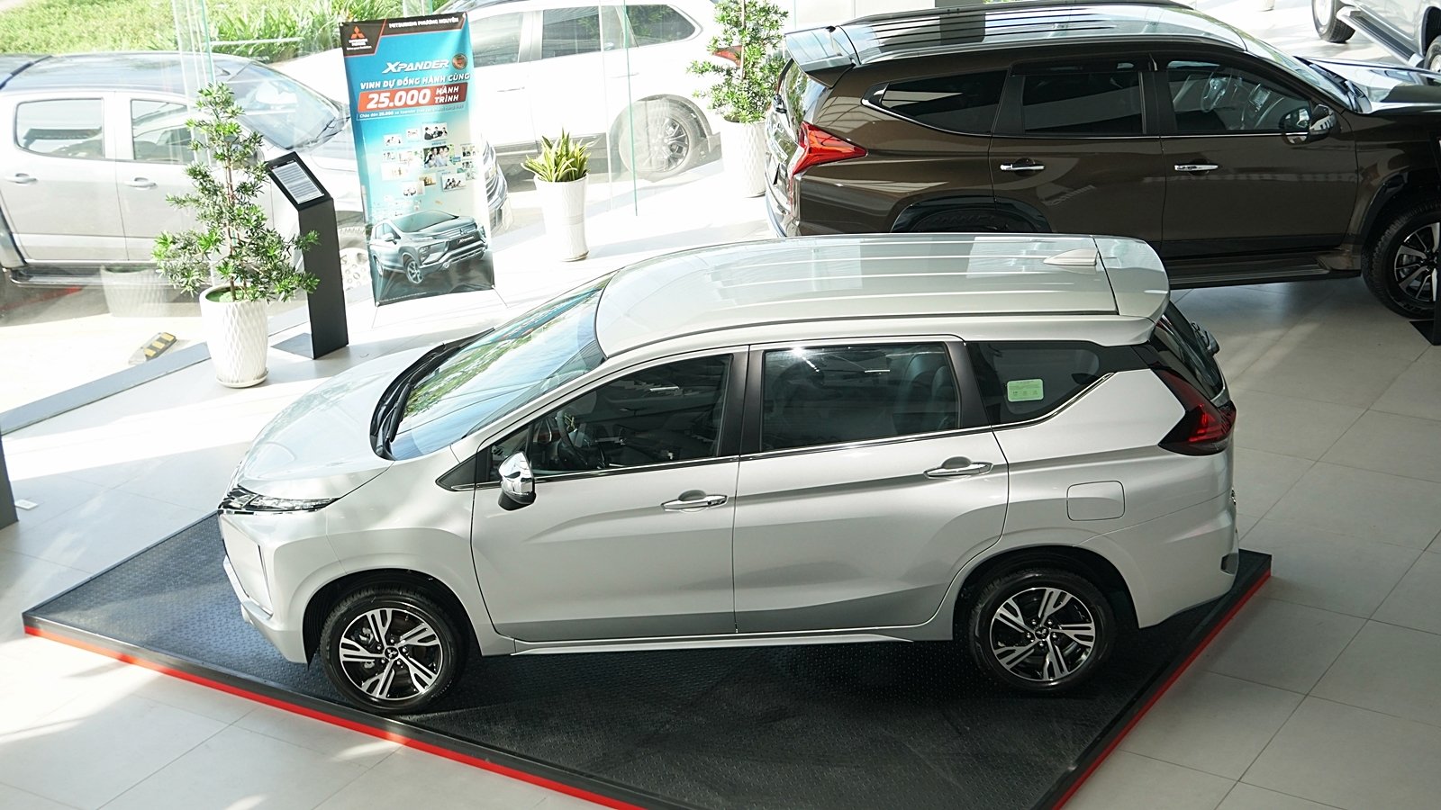 Cận cảnh Mitsubishi Xpander 2020: Nhiều trang bị mới, giá tăng nhẹ can canh mitsubishi xpander 2020 nhieu trang bi moi gia tang nhe