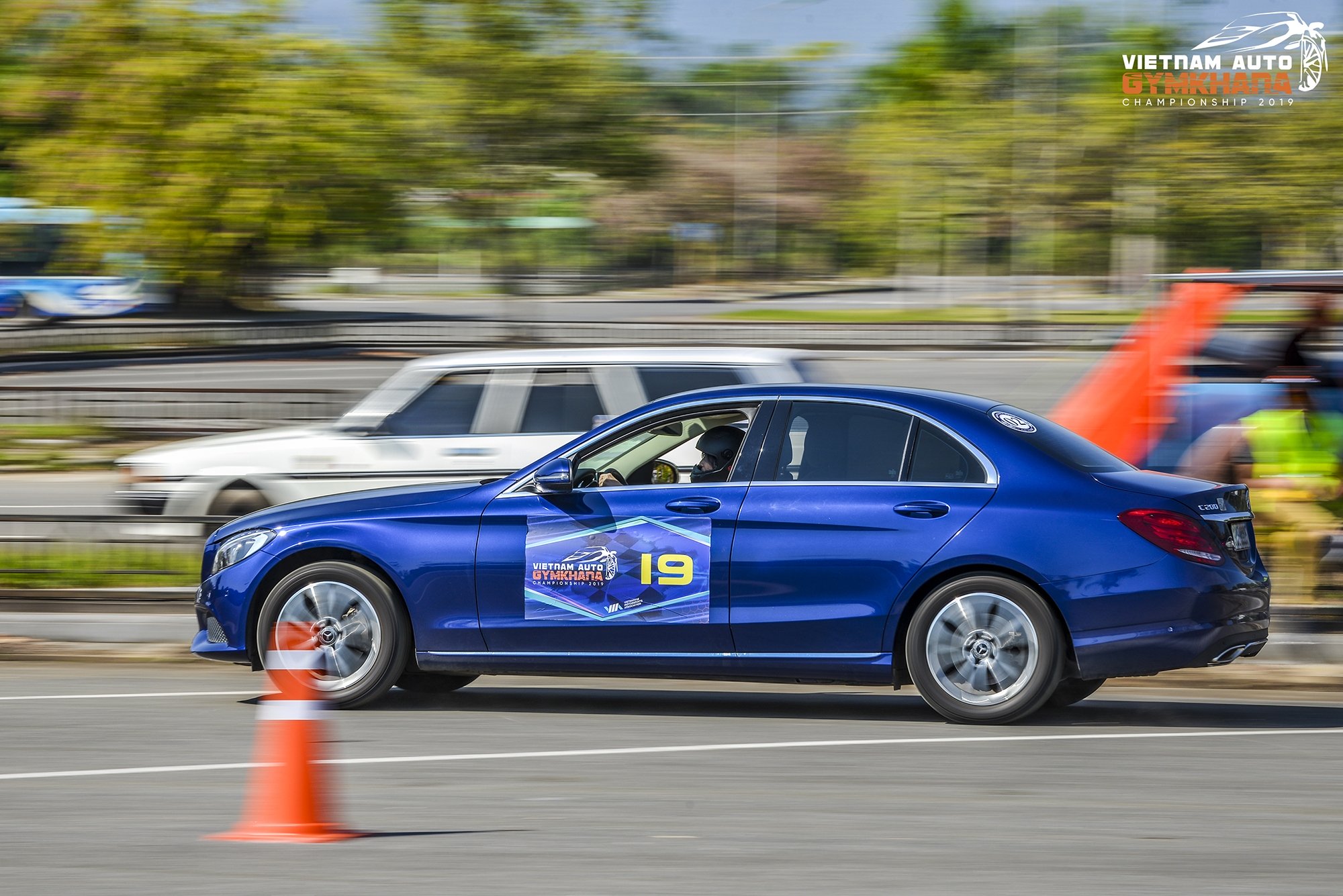 nhung bong hong tai vietnam auto gymkhana championship dep va doc