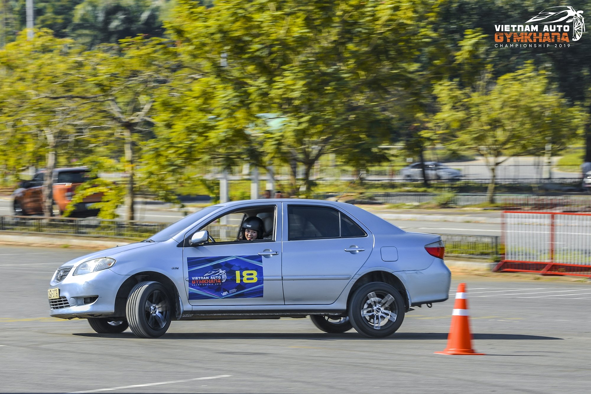 nhung bong hong tai vietnam auto gymkhana championship dep va doc