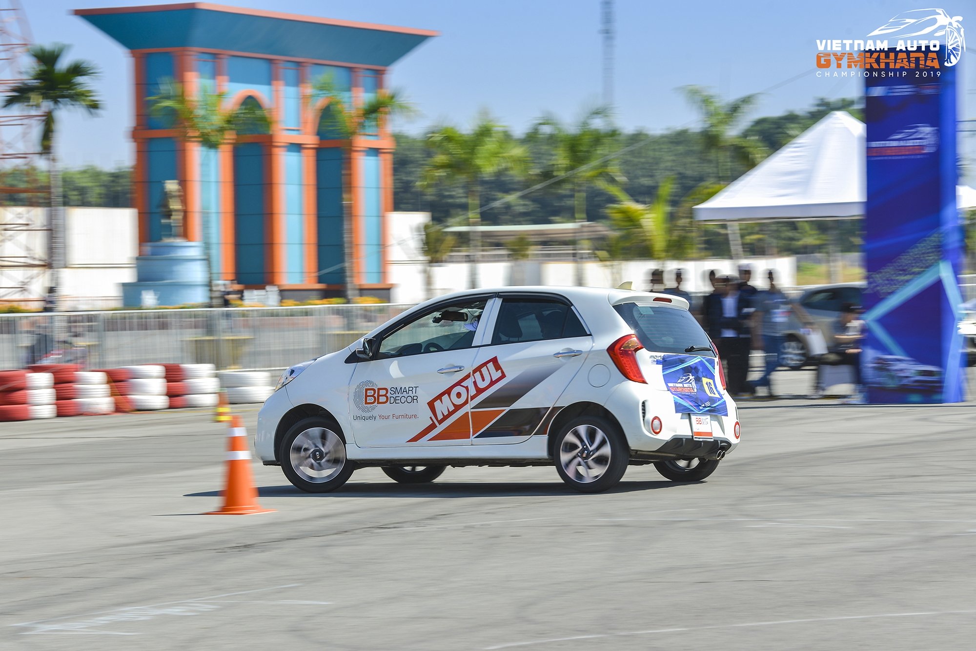 nhung bong hong tai vietnam auto gymkhana championship dep va doc