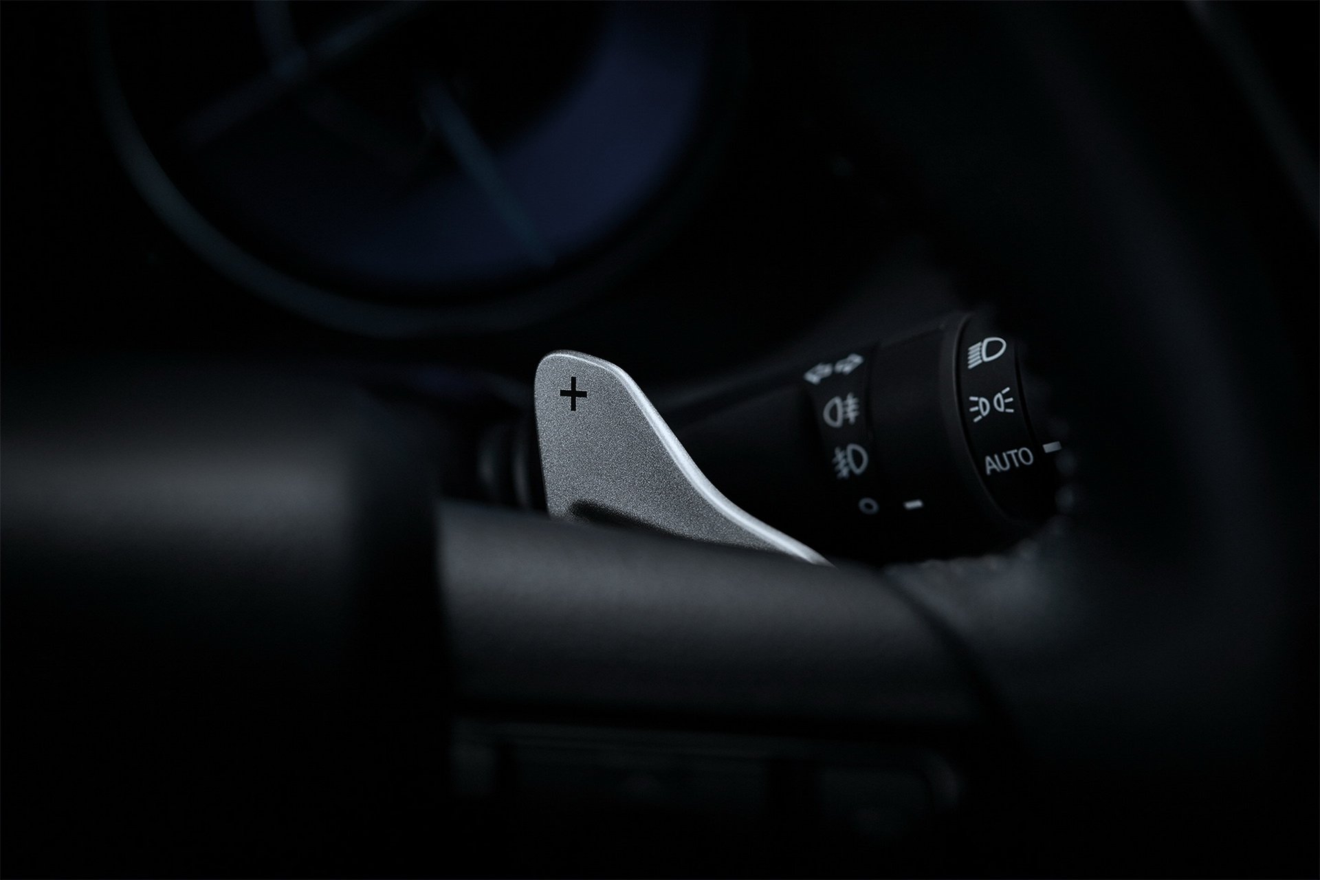 toyota fortuner moi trinh lang dong co hon 200 ma luc co da cop