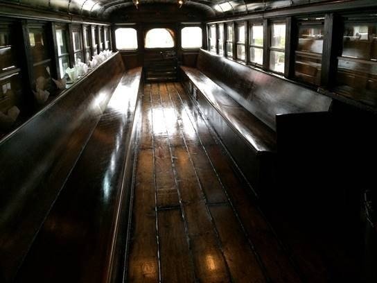 Gypsy Rose - xe buýt mang phong cách "tàu cướp biển" độc nhất vô nhị gypsy rose xe buyt mang phong cach tau cuop bien doc nhat vo nhi