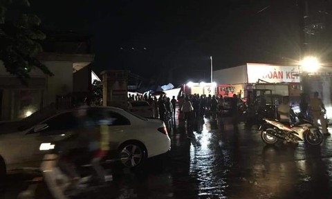 Vĩnh Phúc: Dông lốc làm sập nhà xưởng, hàng chục người thương vong vinh phuc dong loc lam sap nha xuong hang chuc nguoi thuong vong