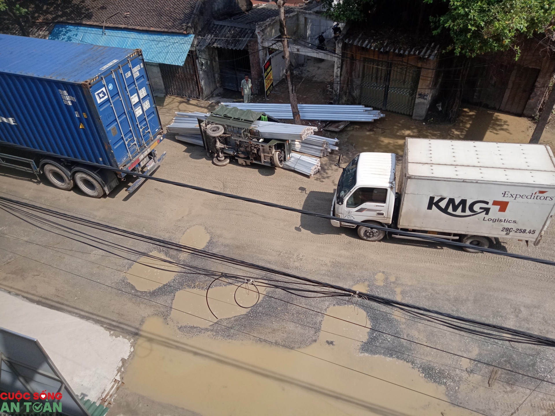 Hà Nội: Người dân sống trong nỗi ám ảnh mang tên "con đường đau khổ" ha noi nguoi dan song trong noi am anh mang ten con duong dau kho