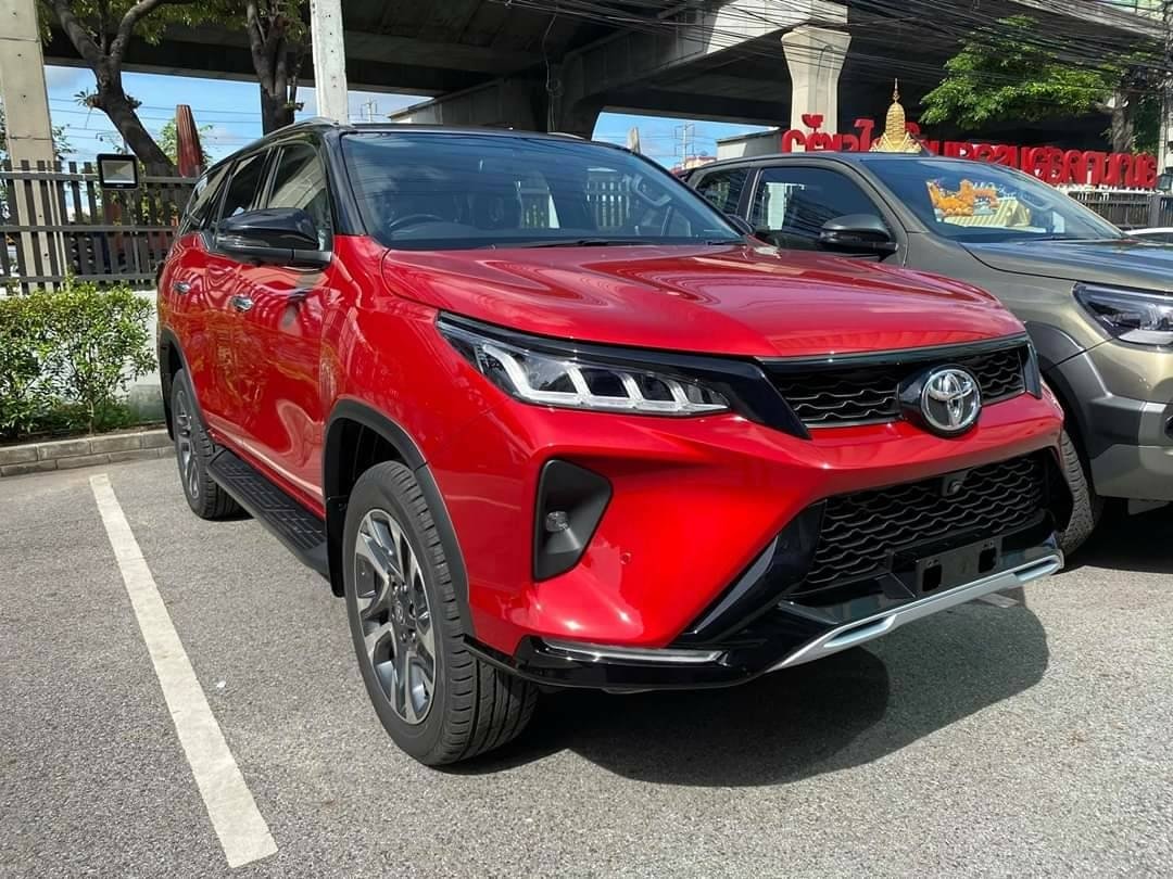 Ảnh thực tế Toyota Fortuner Legender vừa được ra mắt anh thuc te toyota fortuner legender vua duoc ra mat