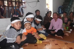 Nghẹn ngào tiễn đưa các ngư dân gặp nạn trên biển