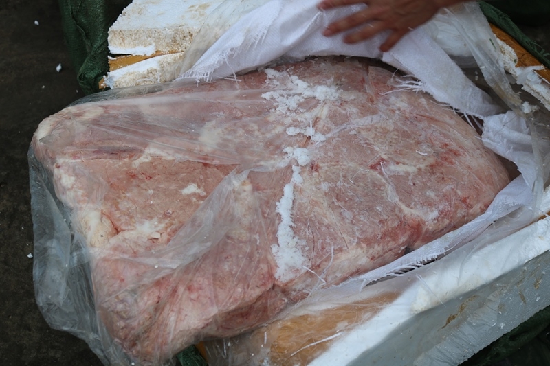 Quảng Ninh: Thu giữ 1,5 tấn thực phẩm không rõ nguồn gốc tại khu vực bờ sông biên giới quang ninh thu giu 15 tan thuc pham khong ro nguon goc tai khu vuc bo song bien gioi