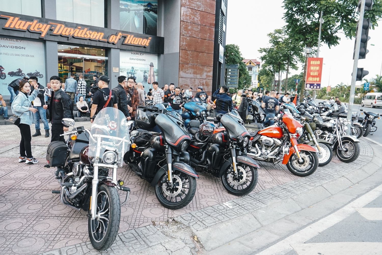 hang tram xe phan khoi lon tham gia ngay hoi bike weekend tai ha long