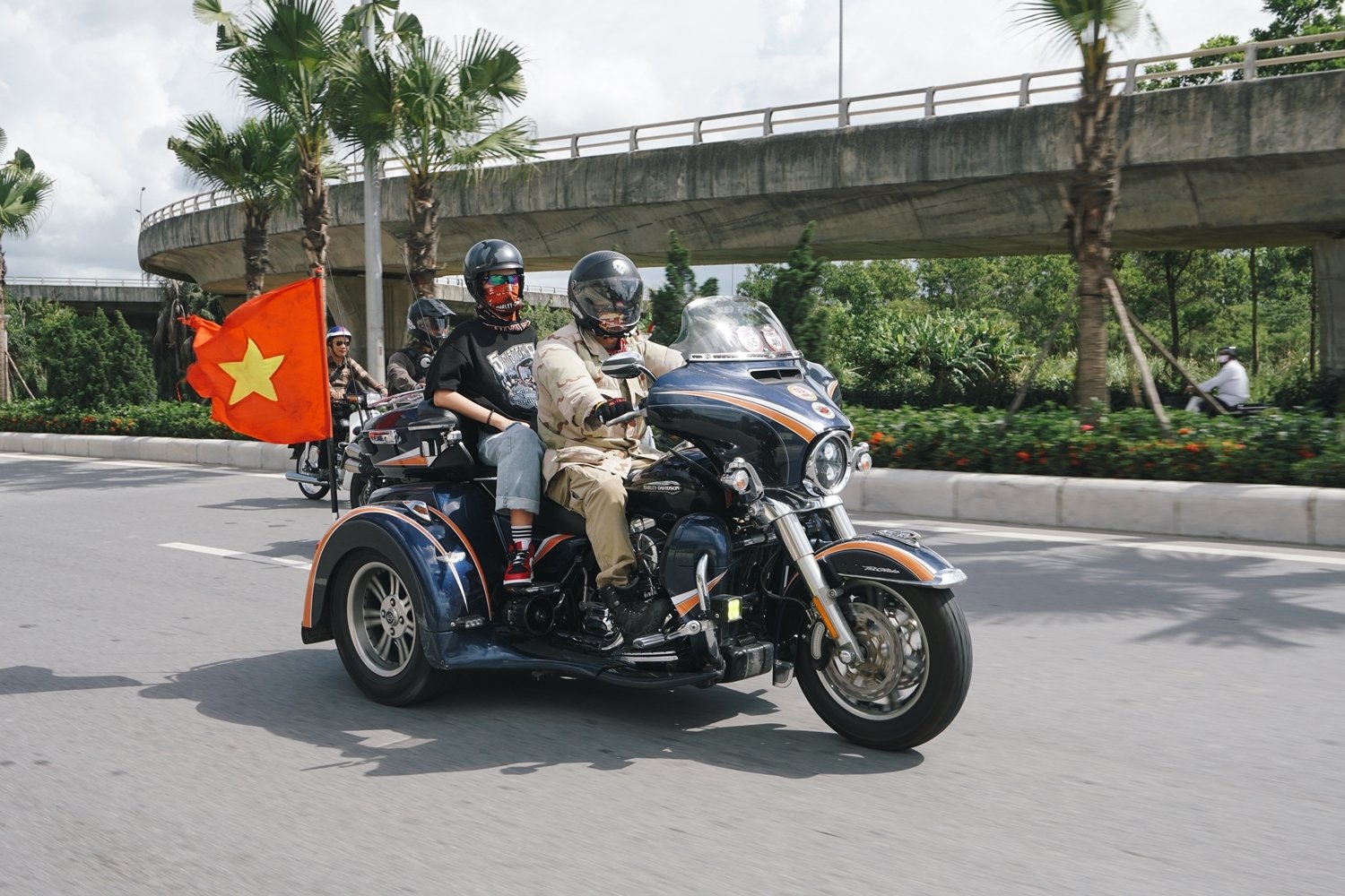 hang tram xe phan khoi lon tham gia ngay hoi bike weekend tai ha long