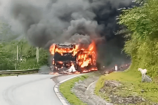 Vì sao xe khách giường nằm liên tục bốc cháy? vi sao xe khach giuong nam lien tuc boc chay