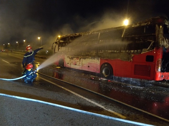 Vì sao xe khách giường nằm liên tục bốc cháy? vi sao xe khach giuong nam lien tuc boc chay