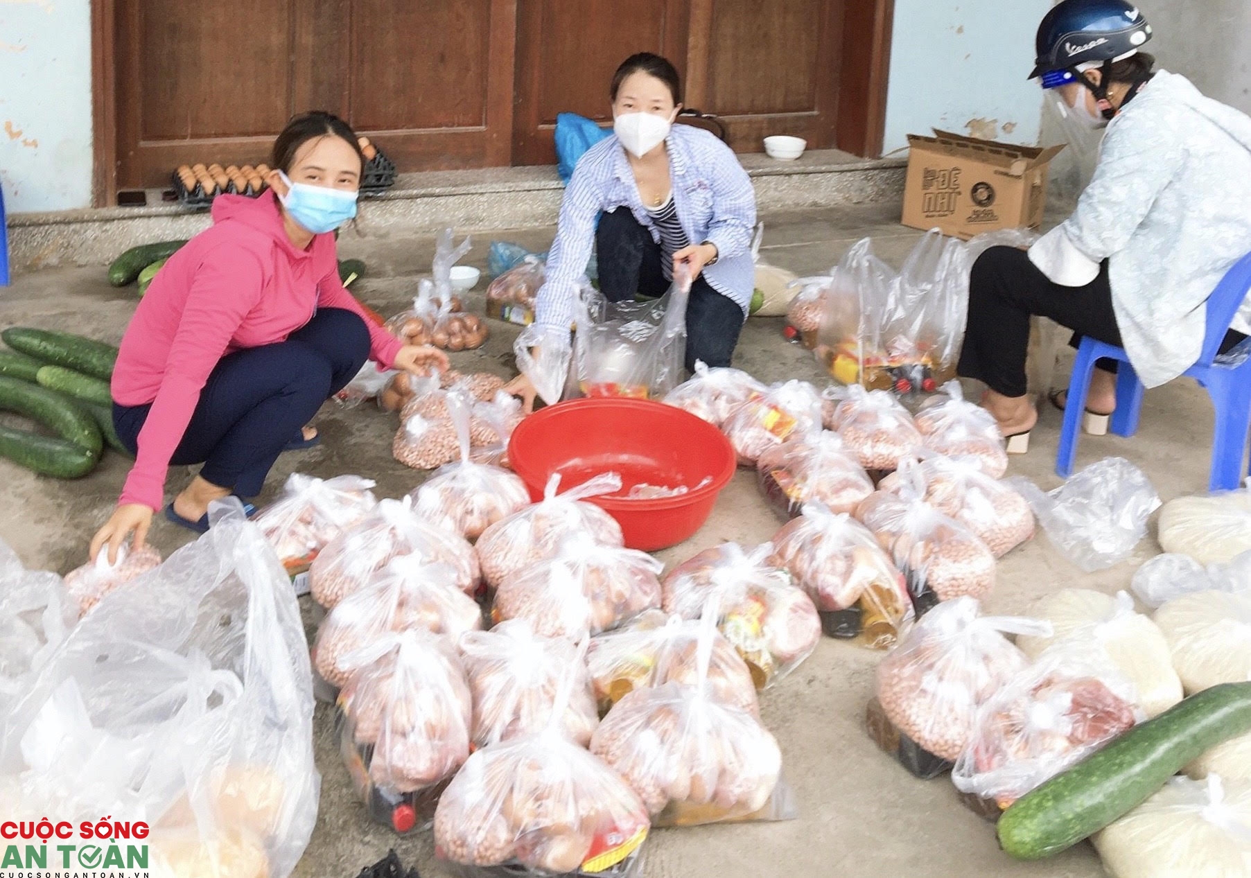 Hai vợ chồng nhiễm Covid-19: “Ngày 1/6, vì các con, tôi cố kìm nước mắt”