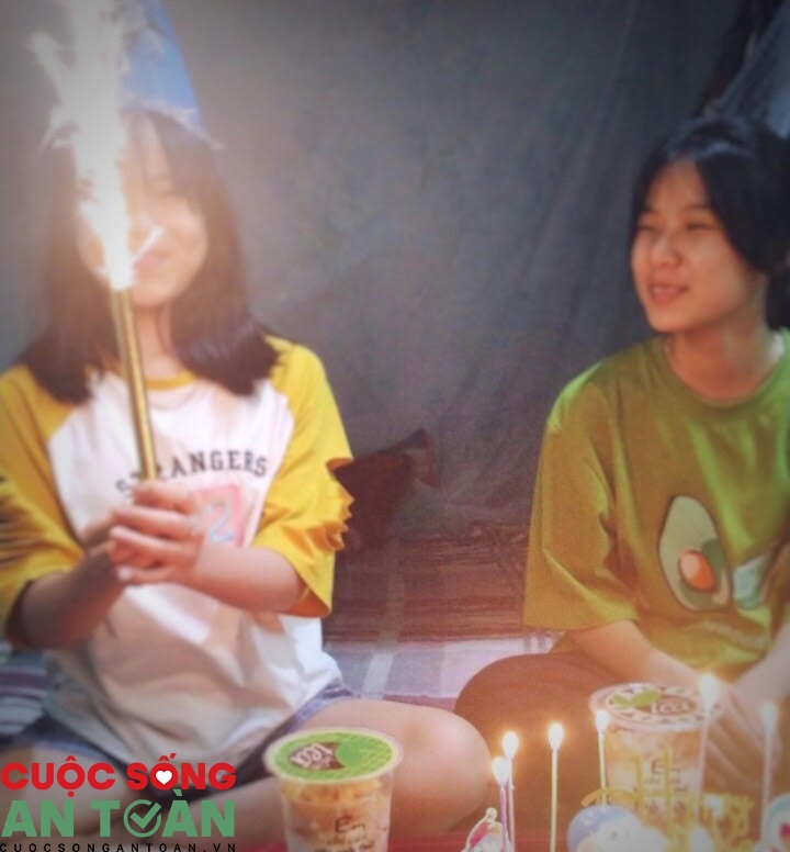 Hai vợ chồng nhiễm Covid-19: “Ngày 1/6, vì các con, tôi cố kìm nước mắt”