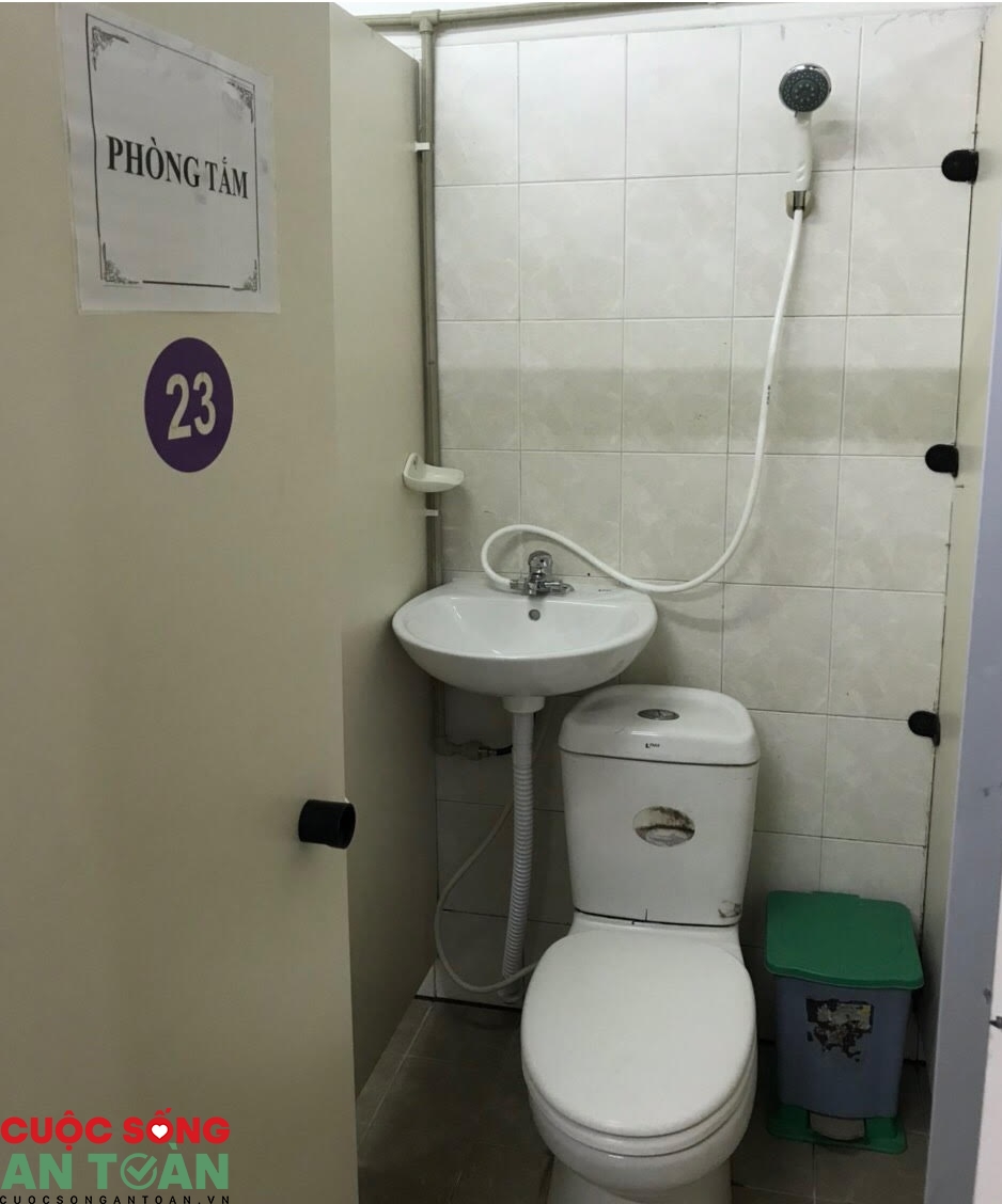 Bắc Ninh: Công nhân phấn khởi trong ngày đầu “3 tại chỗ” Bắc Ninh: Công nhân phấn khởi trong ngày đầu “3 tại chỗ”