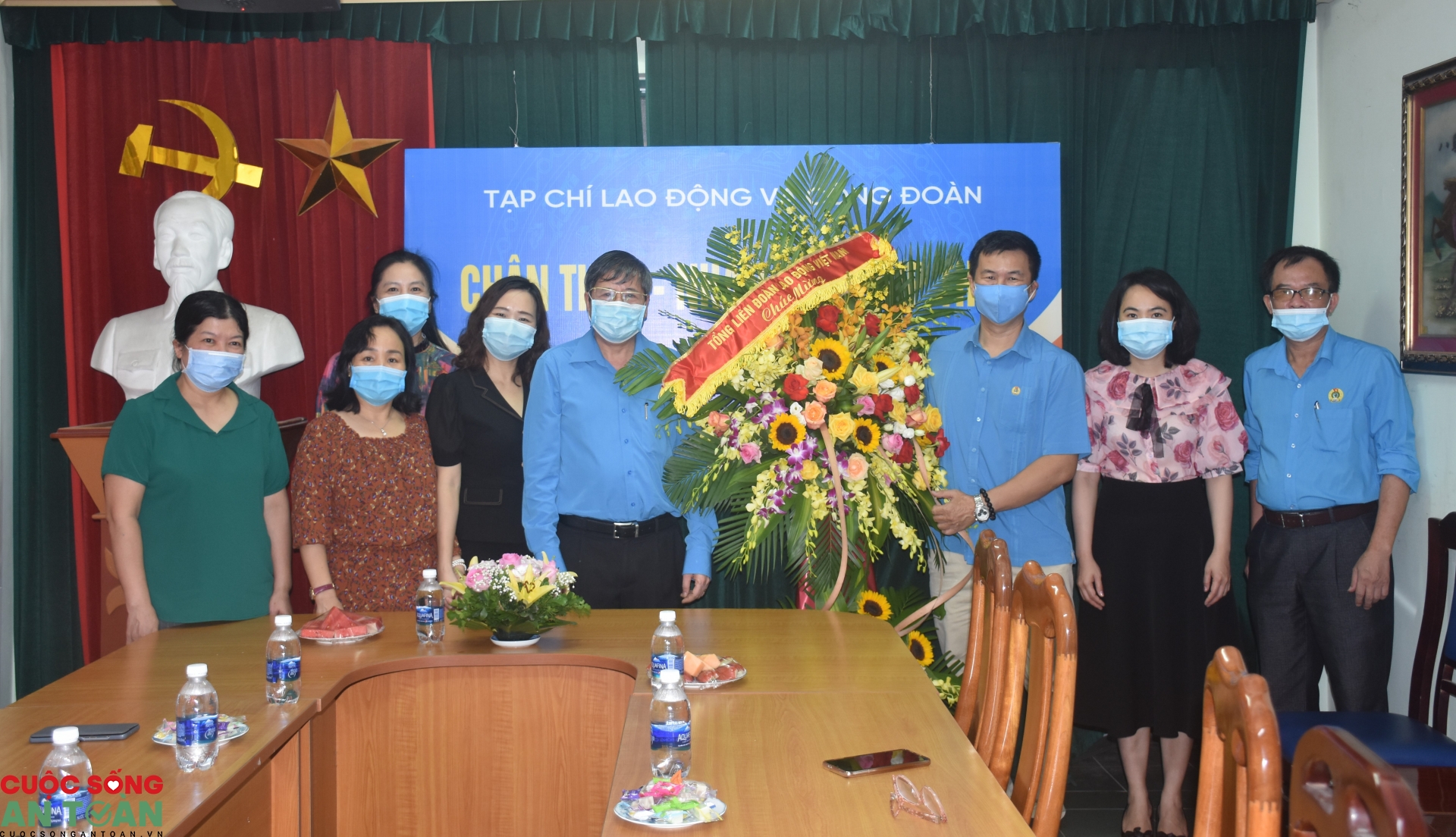 Tạp chí Lao động và Công đoàn phải là cuốn “gối đầu giường” của cán bộ công đoàn