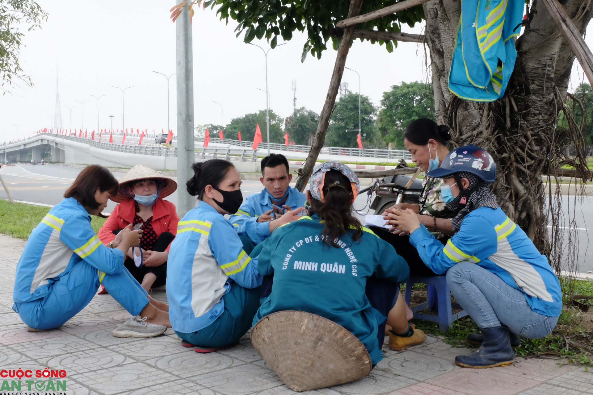 Vụ công nhân vệ sinh môi trường bị nợ lương: Yêu cầu công ty trả lương trước ngày 10/7 Vụ công nhân vệ sinh môi trường bị nợ lương: Yêu cầu công ty trả lương trước ngày 10/7