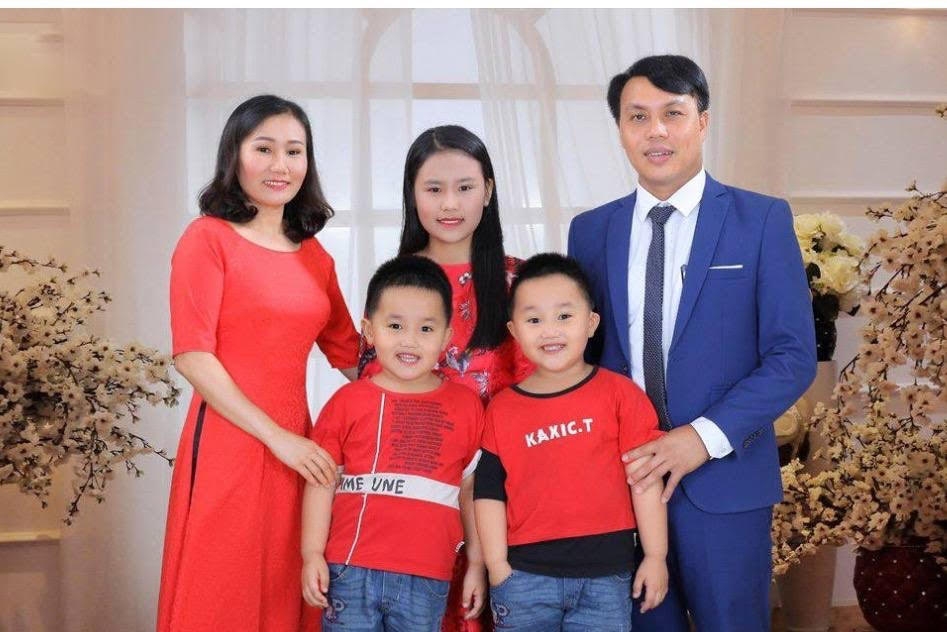 Phía sau hạnh phúc gia đình Phía sau hạnh phúc gia đình