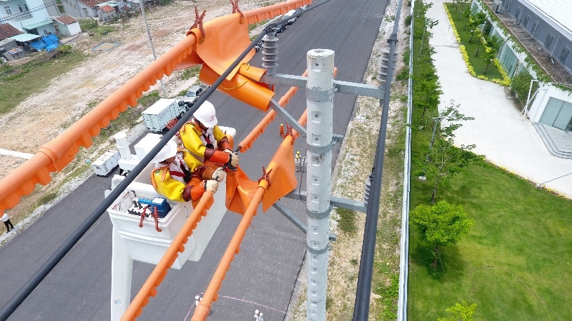 Điện lực Quảng Nam: Hoàn thành vượt mức kế hoạch nhờ lấy "khách hàng là trung tâm"