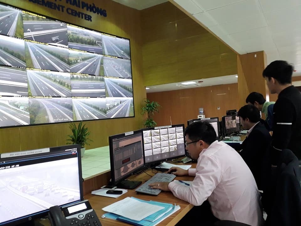 cuu nan giao thong tren duong cao toc van con nhieu han che