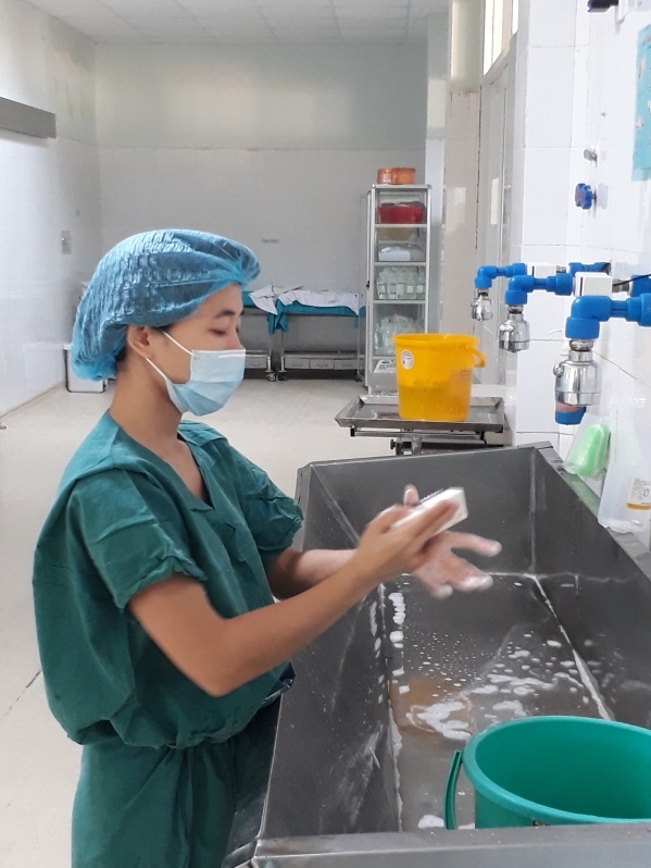 nang cao nhan thuc va trang bi dung cu bao ho lao dong tai cac benh vien o quang nam